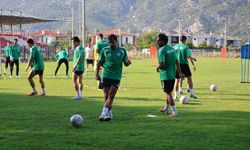 Muğlaspor 13 yeni transferiyle sezonu açtı