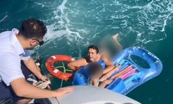 Deniz yatağıyla sürüklenen çocuk kurtarıldı