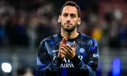 Hakan Çalhanoğlu sahalara yeni imajıyla döndü!