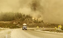Fethiye Seydikemer Antalya Yolu Yangın Nedeniyle Kapatıldı