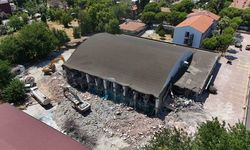 Aydın'da 65 yıllık o salon yıkılıyor: Duvarlar değil hatıralar gidiyor