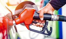 Akaryakıtta zam dalgası: Motorinin ardından sıra benzine geldi