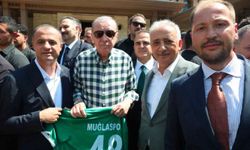 Cumhurbaşkanı Erdoğan’a 48 numaralı Muğlaspor forması