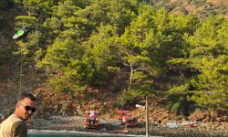 Balıkçı teknesini yangın ekiplerinin ulaşımı için seferber etti