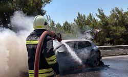 Sakar Geçidi'nde Seyir Halindeki Otomobil Alev Aldı