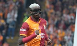 Galatasaray'da Victor Osimhen gelişmesi! İngiliz devi teklif yapmaya hazırlanıyor
