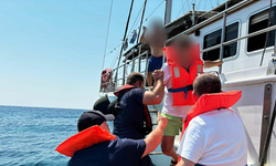 Marmaris’te karaya oturan teknedeki 11 kişi kurtarıldı