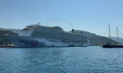 Dev kruvaziyer Aroya Manara Marmaris’e 3 bin 700 turist getirdi