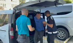 Boşanma aşamasındaki eşini bıçakla yaraladı