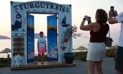 “Maviye Açılan Kapı” Turgutreis Sahiline Yerleştirildi