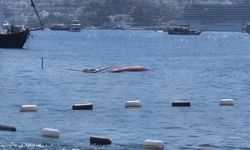 Bodrum’da demirli yelkenli tekne battı