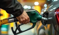 Akaryakıtta tarihi zam pompaya yansıdı: Motorin 90 lirayı aştı, benzin 80 liraya dayandı! İşte il il güncel fiyatlar