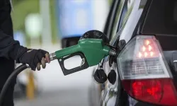Petrol fiyatlarındaki yükseliş akaryakıt tabelalarını vurdu: Sürücüler yeni zam dalgasına hazırlanıyor