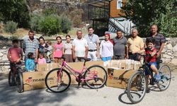 Umut’un bisikleti yangın bölgesindeki çocuklara umut oldu