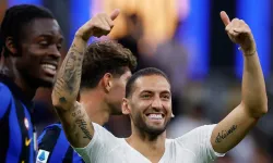 Galatasaray ve Fenerbahçe onu istiyordu! Hakan Çalhanoğlu kararını verdi