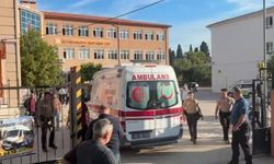 Lise önünde ateş açtı, 2 öğrenci ağır yaralandı