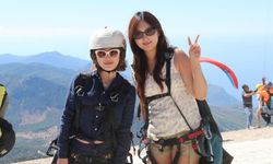 Babadağ’da Çinli turistlerin yamaç paraşütü ilgisi artıyor
