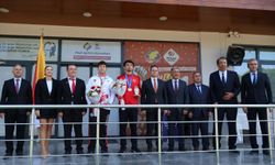 Dünya ve Avrupa şampiyonlarına Final’de ödül