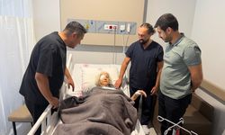 Marmaris’te 93 yaşındaki hastaya başarılı katarakt ameliyatı