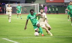 Muğlaspor-Bursaspor maçında ilk yarı golsüz sona erdi