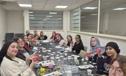 Muğla’da gençler Cumhuriyet Bayramı için seramik boyadı