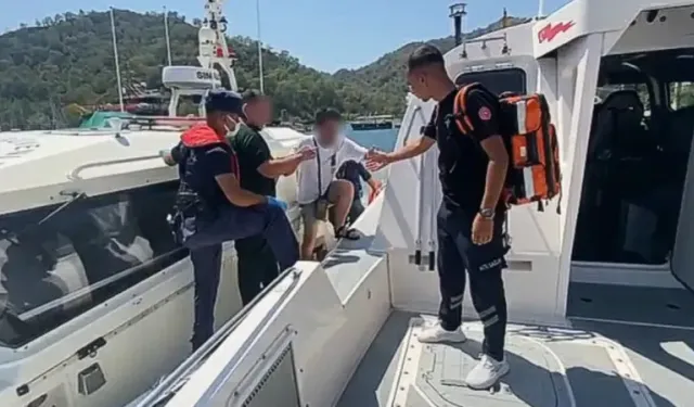 Dalaman açıklarında gezi teknesinde rahatsızlanan vatandaşa tıbbi tahliye