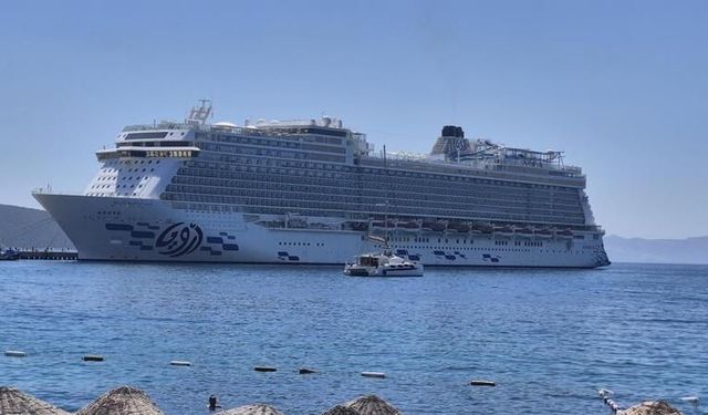 Malta Bayraklı Dev Aroya, Bodrum Limanı’nda