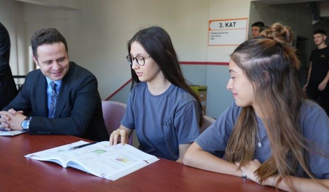 Emre Çay’dan Şehit Altuğ Pek Anadolu Lisesi’ne Ziyaret