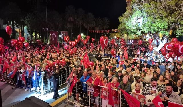 Bodrum’da binlerce vatandaş bayramı kutladı