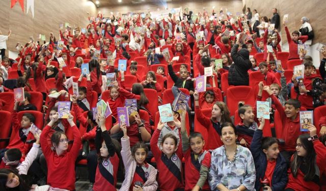 Muğla’da Minik Okurlar Yazar Pelin Güneş’le Buluştu