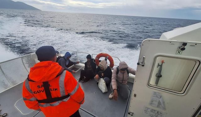 Fethiye Leylek koyunda mahsur kalan 4 düzensiz göçmen kurtarıldı