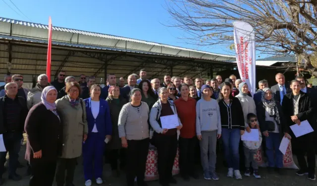 Ortaca’da ‘Süt Sığırcılığı Sağım Hijyeni ve Sanitasyon Sertifikaları’ dağıtıldı