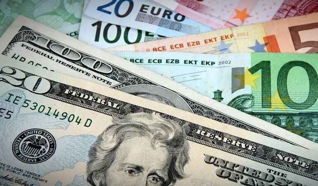 Kapalıçarşı’da Dolar ve Euro Haftaya Nasıl Başladı?