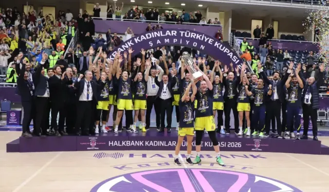  Fenerbahçe Opet, Halkbank Kadınlar Türkiye Kupası’nın sahibi oldu