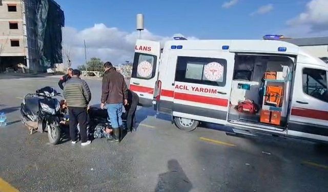 Motosiklet sürücüsünün bacağı kırıldı