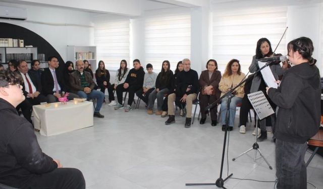 Köyceğizli öğrencilerden şiir ve müzik konseri