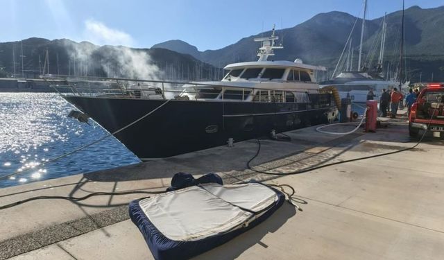 Datça’da Marinada Demirli Motoryatta Yangın Çıktı