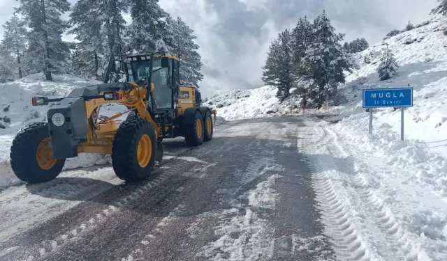Muğla’da yüksek kesimlerde karla mücadele aralıksız sürüyor