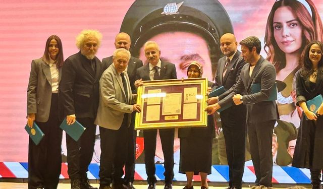 Bakan Uraloğlu: "Teşkilatımızın, 186. yılında ‘Bak Postacı Geliyor' filmini seyretmiş olmaktan mutluluk duydum"