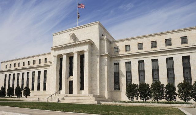 Fed 2026’nın İlk Toplantısında Faizi Sabit Tuttu