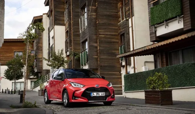 Hodri Meydan Geldi: Toyota Yaris Hybrid Artık Clio Parası