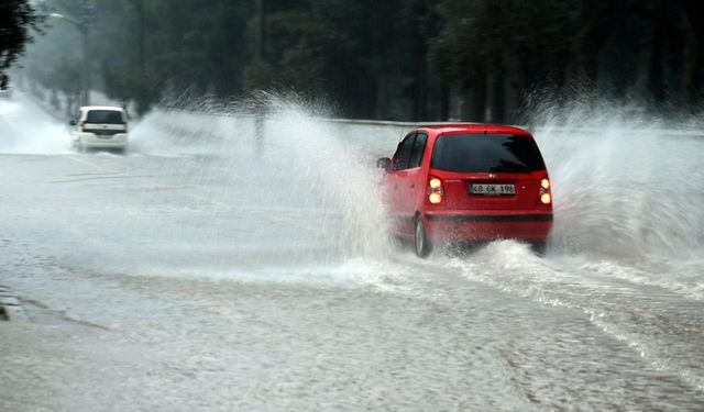 Sağanak Muğla’yı Vurdu: En Fazla Yağış Köyceğiz’e Düştü