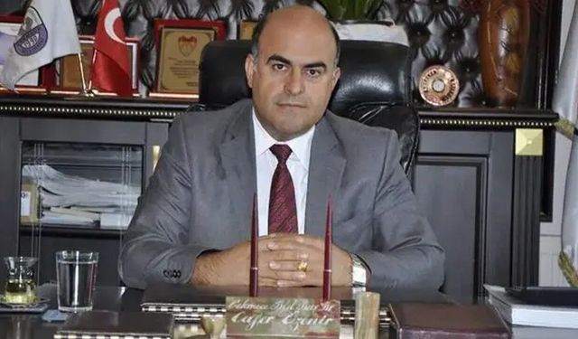 Eski Belediye Başkanı Oğlu Tarafından Öldürüldü