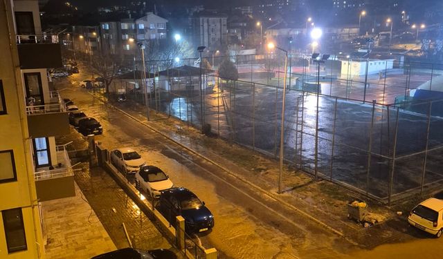 Menteşe’de Gece Yağmuru Hayatı Olumsuz Etkiledi