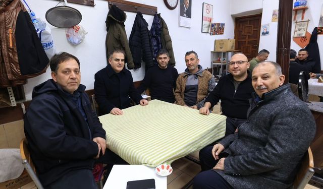 Vali Akbıyık Teravih Sonrası Vatandaşlarla Buluştu