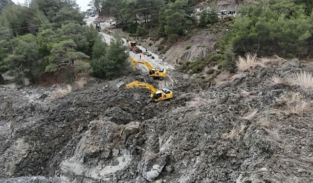Seydikemer’de Heyelana Büyükşehir’den Hızlı Müdahale