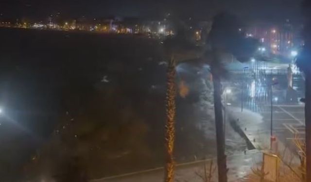 Marmaris'te lodos denizi taşırdı, dalgalar yükseldi