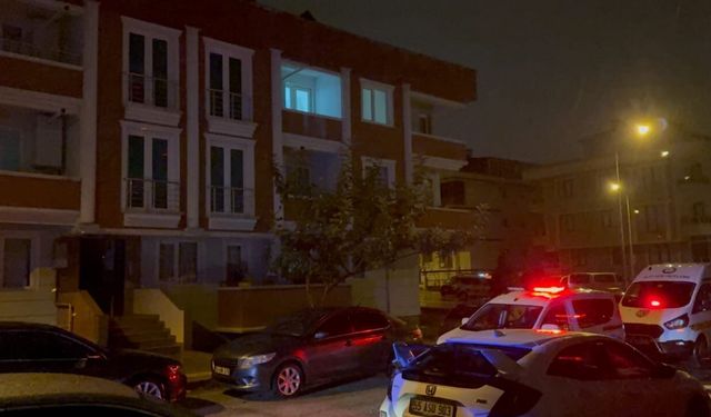 Önce Ablasını Bıçakladı Sonra Balkondan Atladı