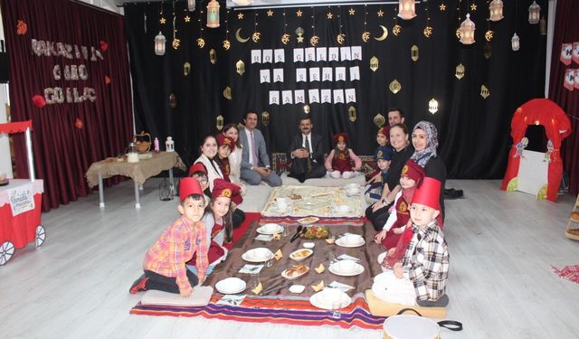 Köyceğiz Kaymakamı Kumcu, miniklerin tekne orucu heyecanına ortak oldu