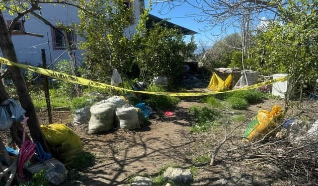 Seydikemer'de önce karısını, sonra kendini vurdu